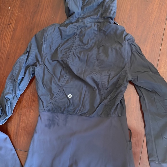 Lululemon jacket - Picture 4 of 4
